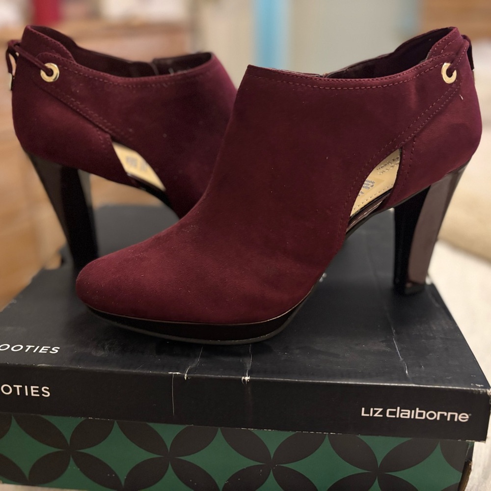 Liz Claiborne Women's Dark Red Heeled Boots